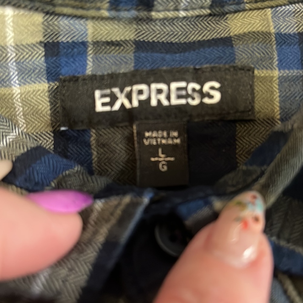 Men’s Express button down. - Picture 3 of 3